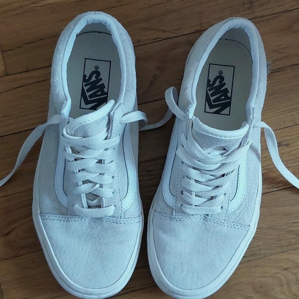 Vans - Picture 2 of 4